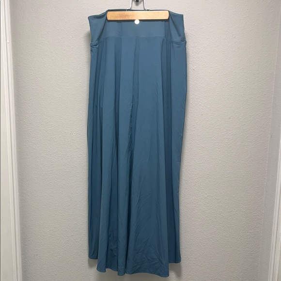 Halara Blue Women's Skirt Size Large (NWT) - Picture 2 of 6
